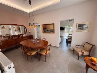 E trapezaria sto isogeio