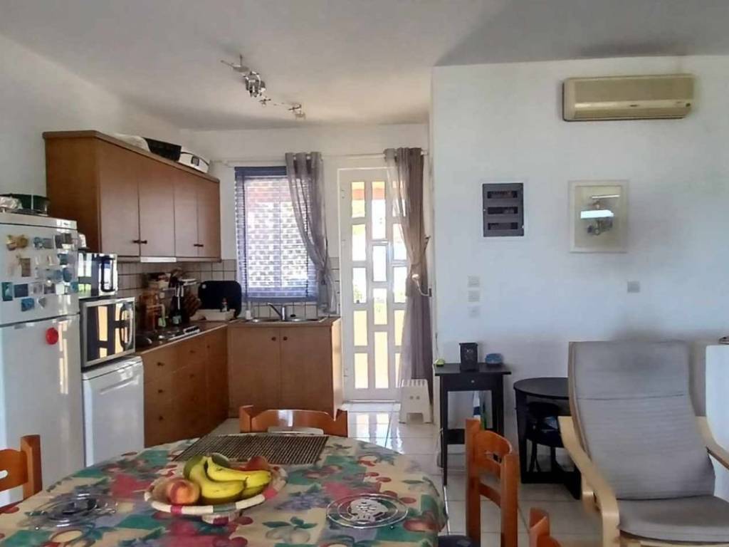 Bright &amp; Airy House Kitchen Room Balcony