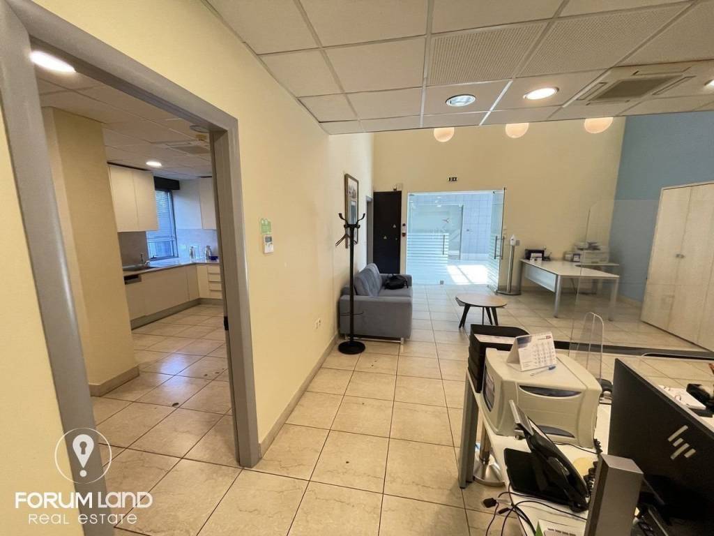 Forumland Real Estate, Grapheiakos choros