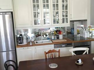 E koyzina me ten trapezaria