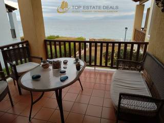 Mpalkoni diamerismatos me thea thalassa