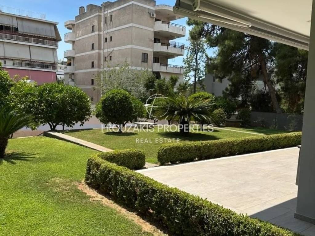 Θέα από μπαλκόνι