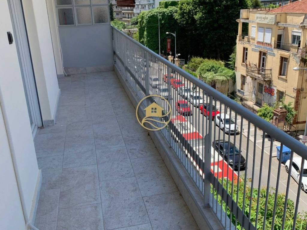 μπαλκόνι και θέα