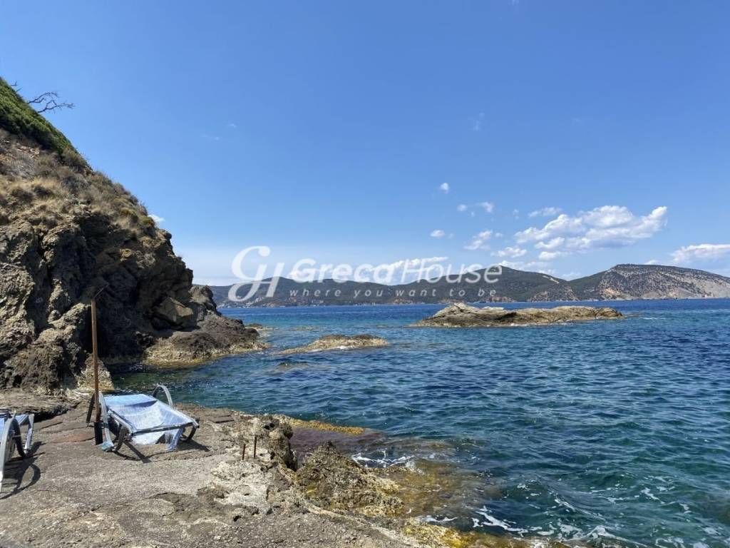 Mονοκατοικίες με ιδιωτική παραλία