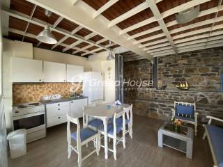 Mονοκατοικίες με ιδιωτική παραλία