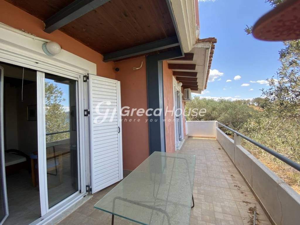 Mονοκατοικίες με ιδιωτική παραλία