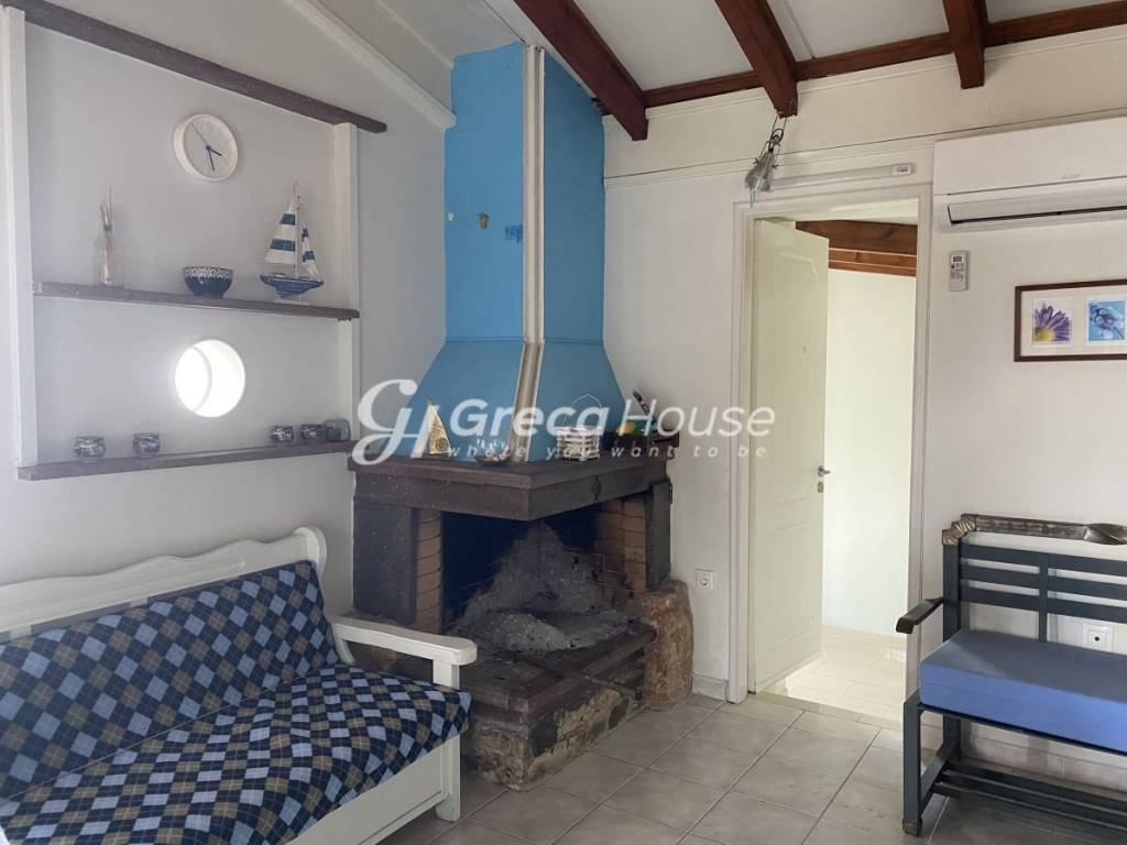 Mονοκατοικίες με ιδιωτική παραλία