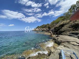 Mονοκατοικίες με ιδιωτική παραλία