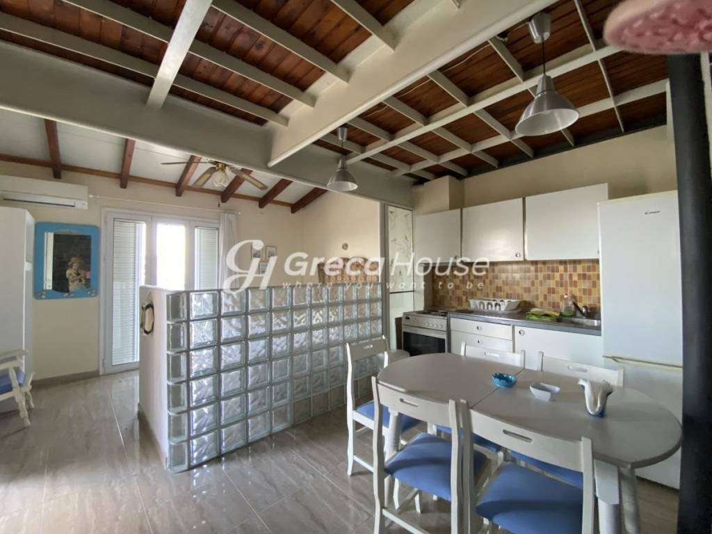 Mονοκατοικίες με ιδιωτική παραλία