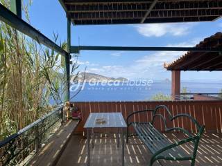 Mονοκατοικίες με ιδιωτική παραλία