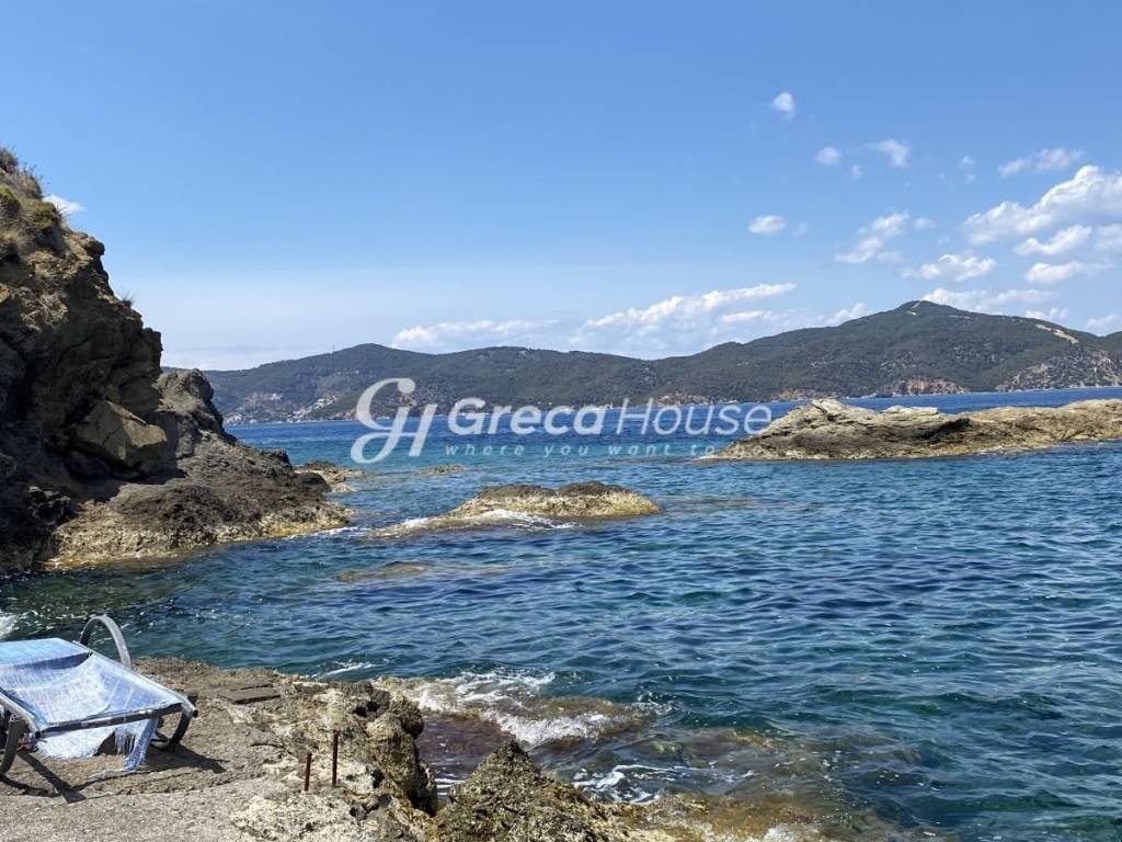 Mονοκατοικίες με ιδιωτική παραλία