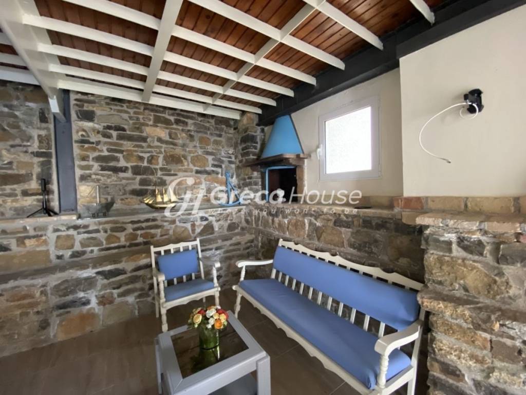 Mονοκατοικίες με ιδιωτική παραλία