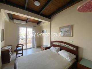 Mονοκατοικίες με ιδιωτική παραλία