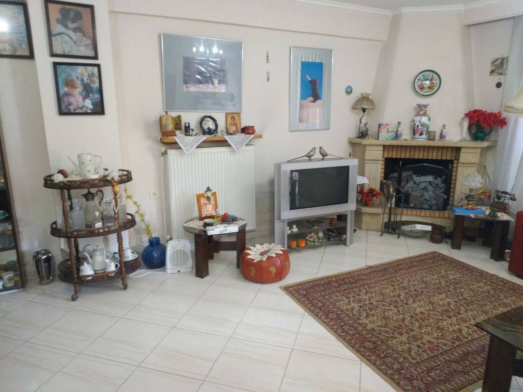 Deytero saloni me tzaki