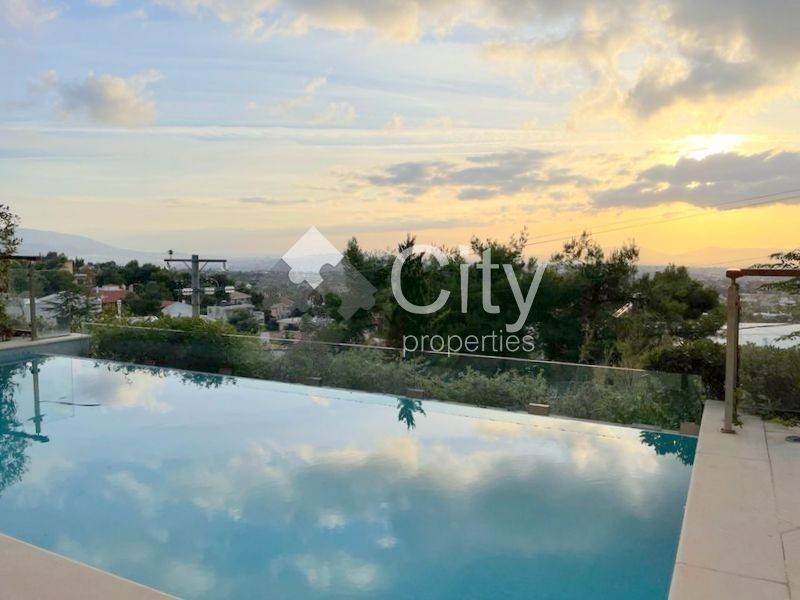 Πισίνα,Θέα από μπαλκόνι