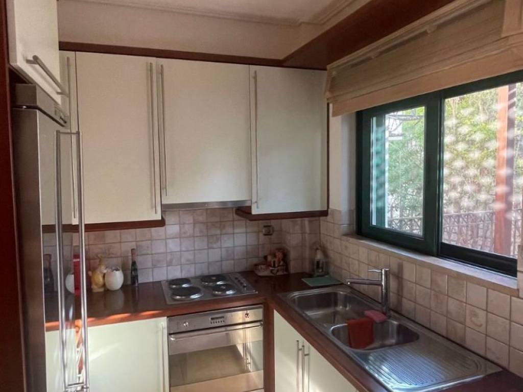 ΚΟΥΖΙΝΑ ΜΕ ΔΙΚΗ ΤΟΥ ΒΕΡΑΝΤΑ