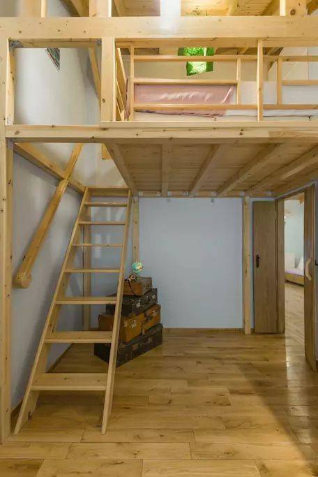 prosbase ste sophita / access to the attic