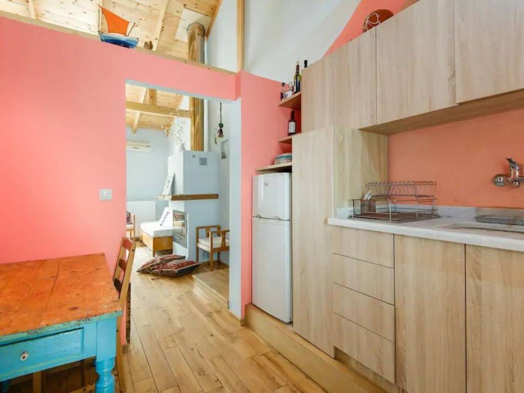 Apo ten Koyzina sto saloni / from kitchen to  living room