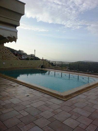 Φανταστική Πισίνα με απεριόριστη Θέα