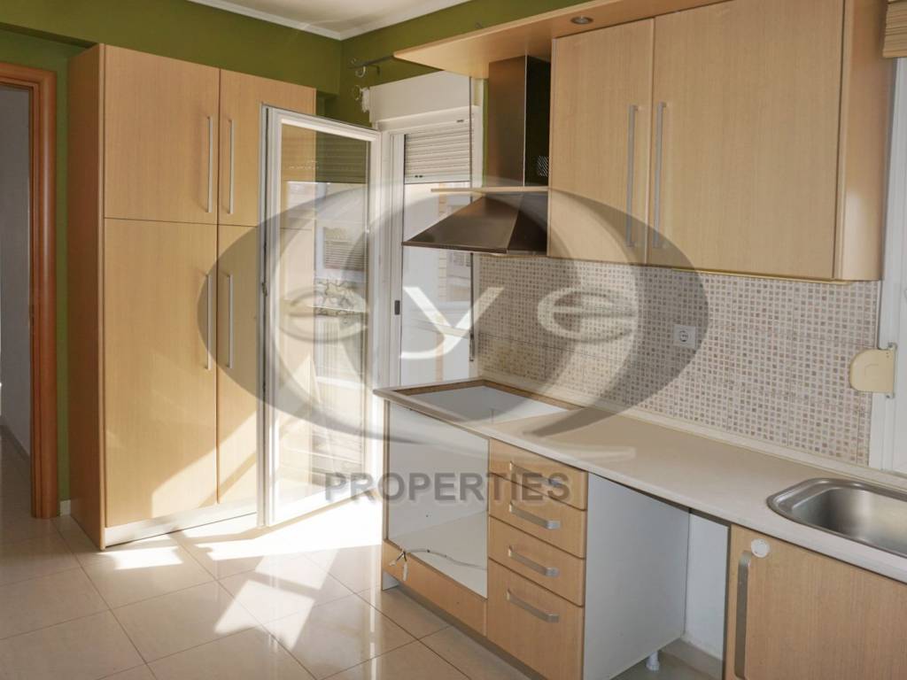 Κουζίνα με μπαλκόνι