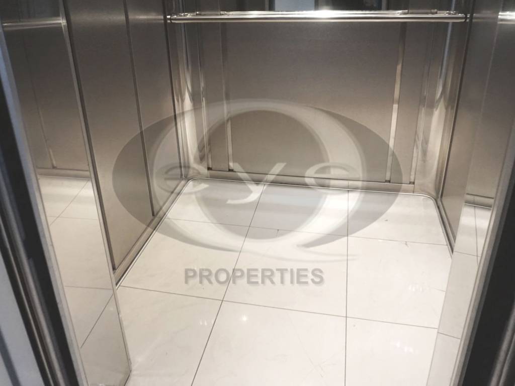 Ευρύχωρος ανελκυστήρας