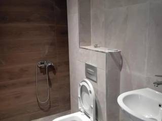 Forumland Real Estate, Μπάνιο