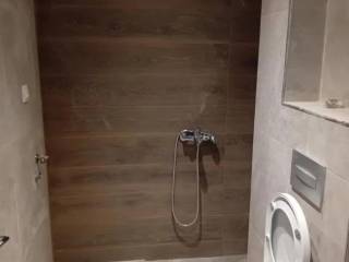 Forumland Real Estate, Μπάνιο