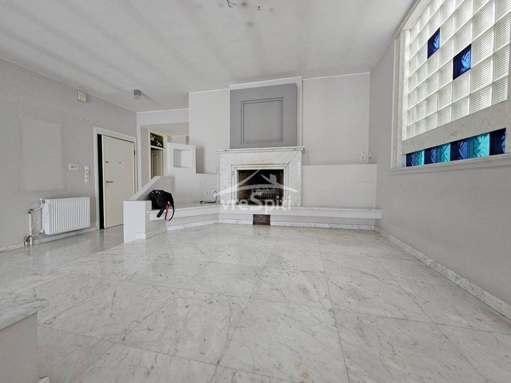 ΕΣΩΤΕΡΙΚΗ ΑΠΟΨΗ ΤΟΥ ΔΙΑΜΕΡΙΣΜΑΤΟΣ