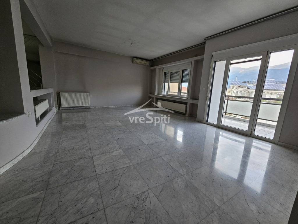 ΕΣΩΤΕΡΙΚΗ ΑΠΟΨΗ ΤΟΥ ΔΙΑΜΕΡΙΣΜΑΤΟΣ