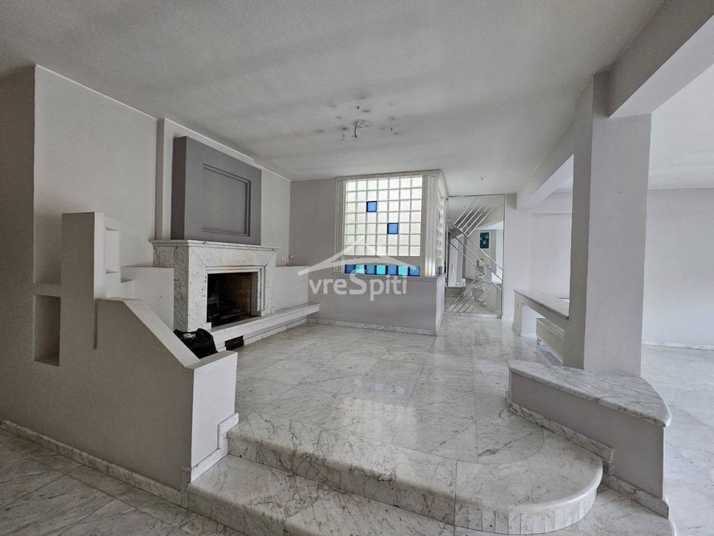 ΕΣΩΤΕΡΙΚΗ ΑΠΟΨΗ ΤΟΥ ΔΙΑΜΕΡΙΣΜΑΤΟΣ