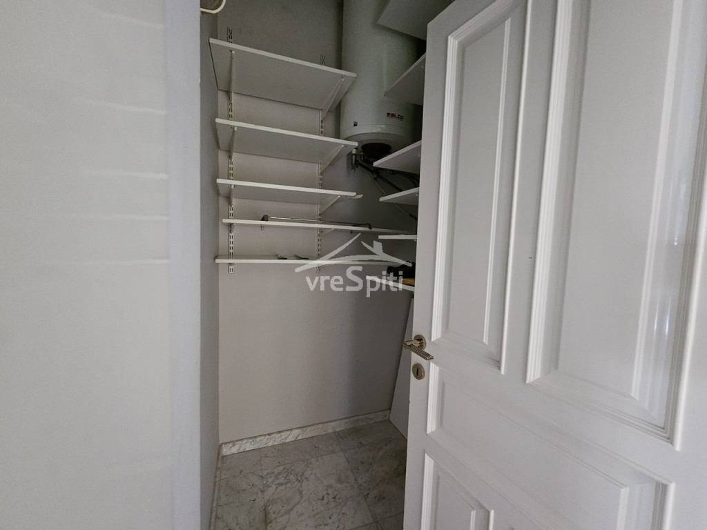 ΕΣΩΤΕΡΙΚΗ ΑΠΟΨΗ ΤΟΥ ΔΙΑΜΕΡΙΣΜΑΤΟΣ