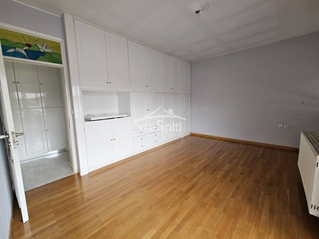 ΕΣΩΤΕΡΙΚΗ ΑΠΟΨΗ ΤΟΥ ΔΙΑΜΕΡΙΣΜΑΤΟΣ