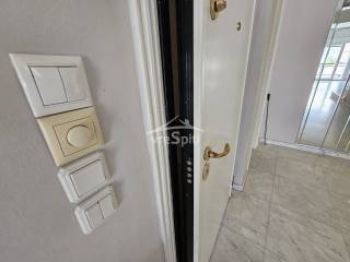 ΕΣΩΤΕΡΙΚΗ ΑΠΟΨΗ ΤΟΥ ΔΙΑΜΕΡΙΣΜΑΤΟΣ-ΘΩΡΑΚΙΣΜΕΝΗ ΠΟΡΤΑ