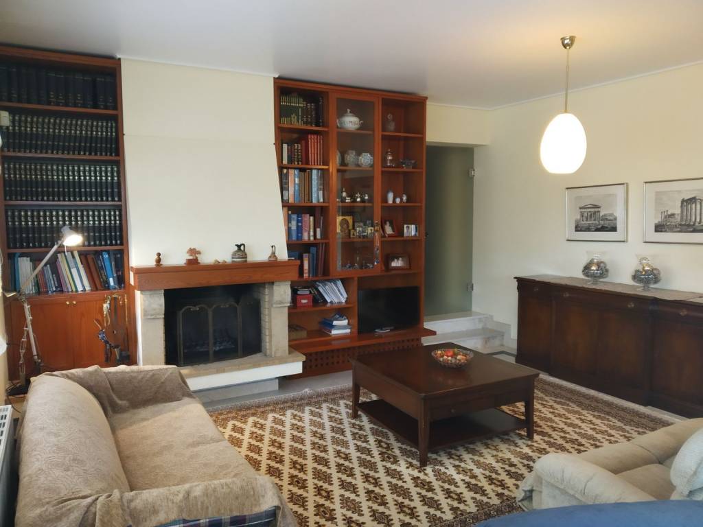 Καθιστικό με τζάκι