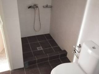 ORAIO ANETO MPANIO ANAKAINISMENO TO 2015