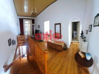 Καβάλα, Κέντρο: ΔΙΑΤΙΘΕΤΑΙ ΑΠΟ 01/9 - 30/6 Ενοικιάζεται ανακαινισμένο Διαμέρισμα 70τ.μ. στον 1ο όροφο 