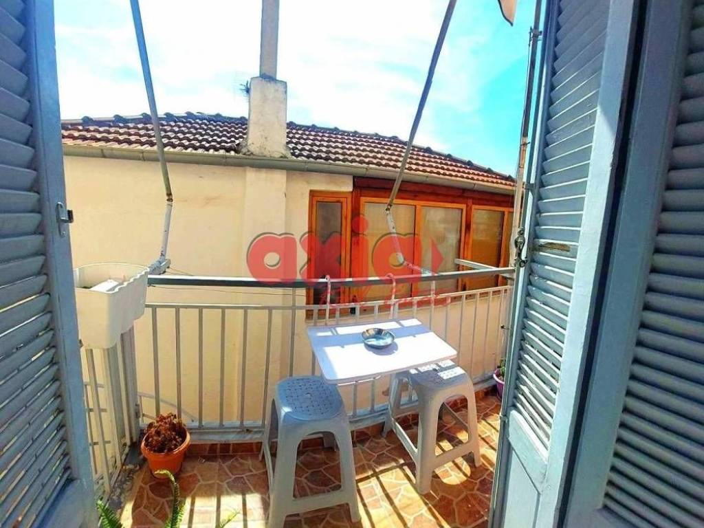 Καβάλα, Κέντρο: ΔΙΑΤΙΘΕΤΑΙ ΑΠΟ 01/9 - 30/6 Ενοικιάζεται ανακαινισμένο Διαμέρισμα 70τ.μ. στον 1ο όροφο 