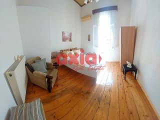 Καβάλα, Κέντρο: ΔΙΑΤΙΘΕΤΑΙ ΑΠΟ 01/9 - 30/6 Ενοικιάζεται ανακαινισμένο Διαμέρισμα 70τ.μ. στον 1ο όροφο 