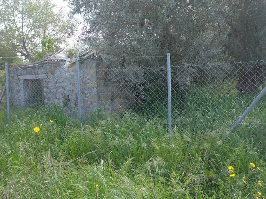 ΟΙΚΟΠΕΔΟ ΜΕΤΑ ΙΣΟΓΕΙΟΥ ΚΤΙΡΙΟΥ(ΕΡΕΙΠΩΜΕΝΟΥ) ΕΠΙΦ. 21,14μ2