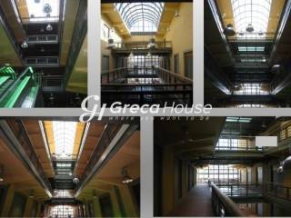 Building for sale in Peiraias