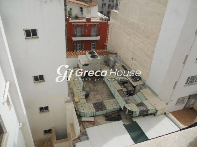 Building for sale in Athens