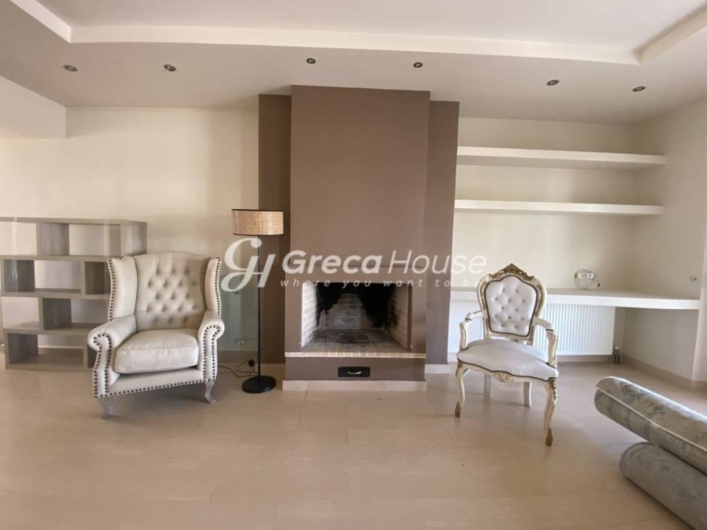 Διαμέρισμα με θέα θάλασσα στη Γλυφάδα