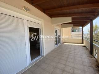 Διαμέρισμα με θέα θάλασσα στη Γλυφάδα