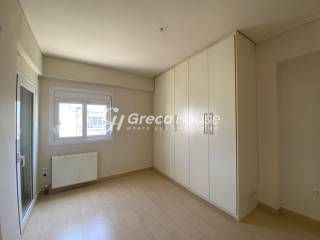 Διαμέρισμα με θέα θάλασσα στη Γλυφάδα