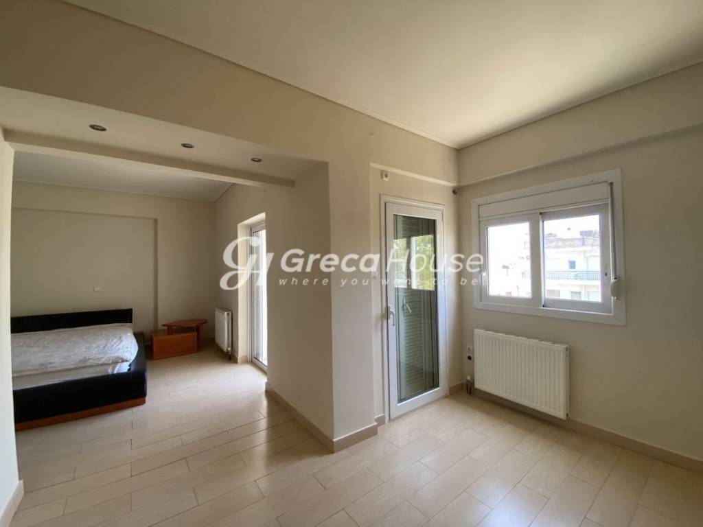 Διαμέρισμα με θέα θάλασσα στη Γλυφάδα