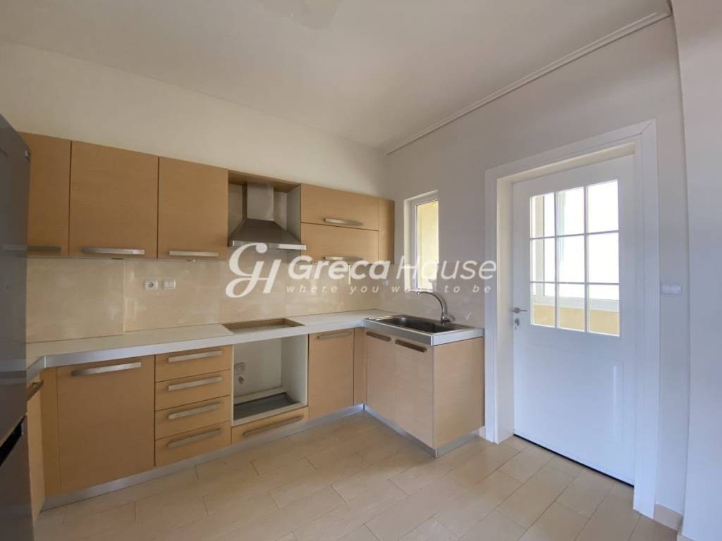 Διαμέρισμα με θέα θάλασσα στη Γλυφάδα