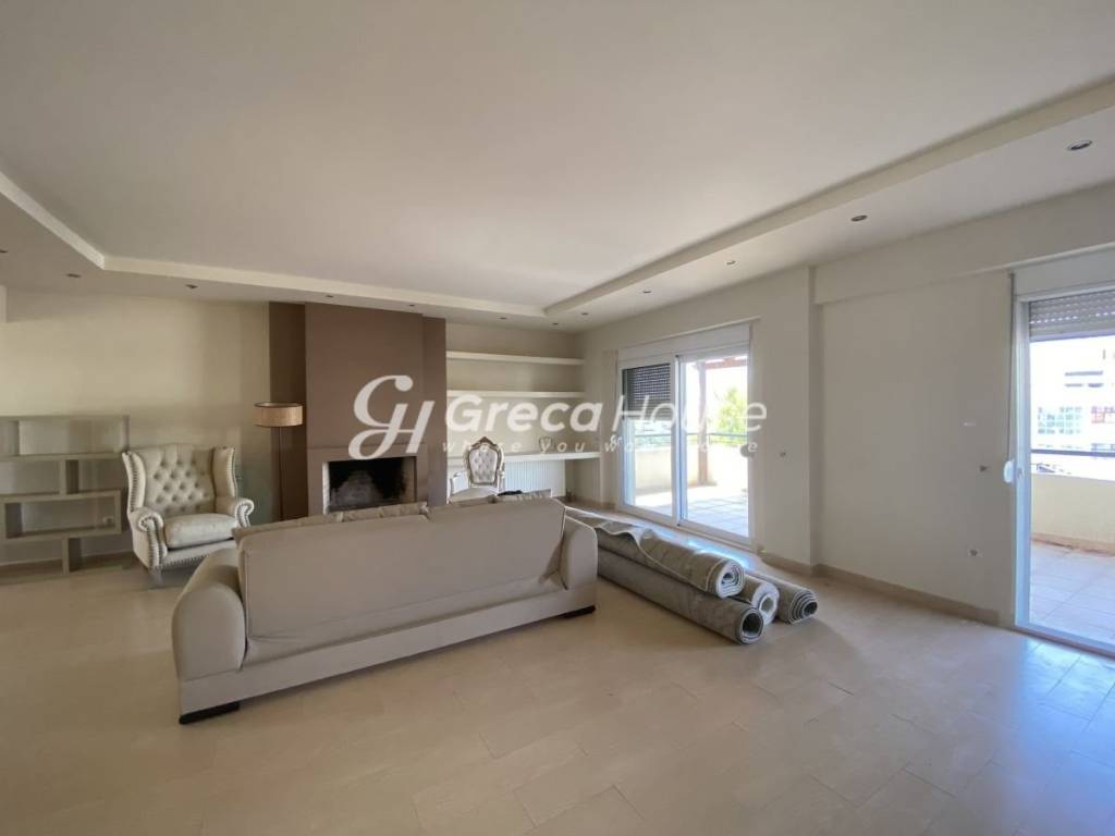 Διαμέρισμα με θέα θάλασσα στη Γλυφάδα