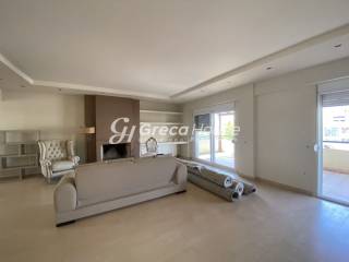 Διαμέρισμα με θέα θάλασσα στη Γλυφάδα