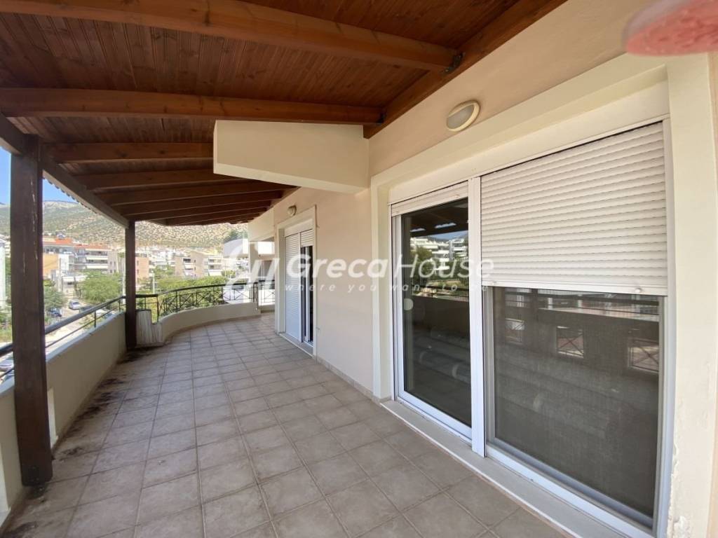 Διαμέρισμα με θέα θάλασσα στη Γλυφάδα