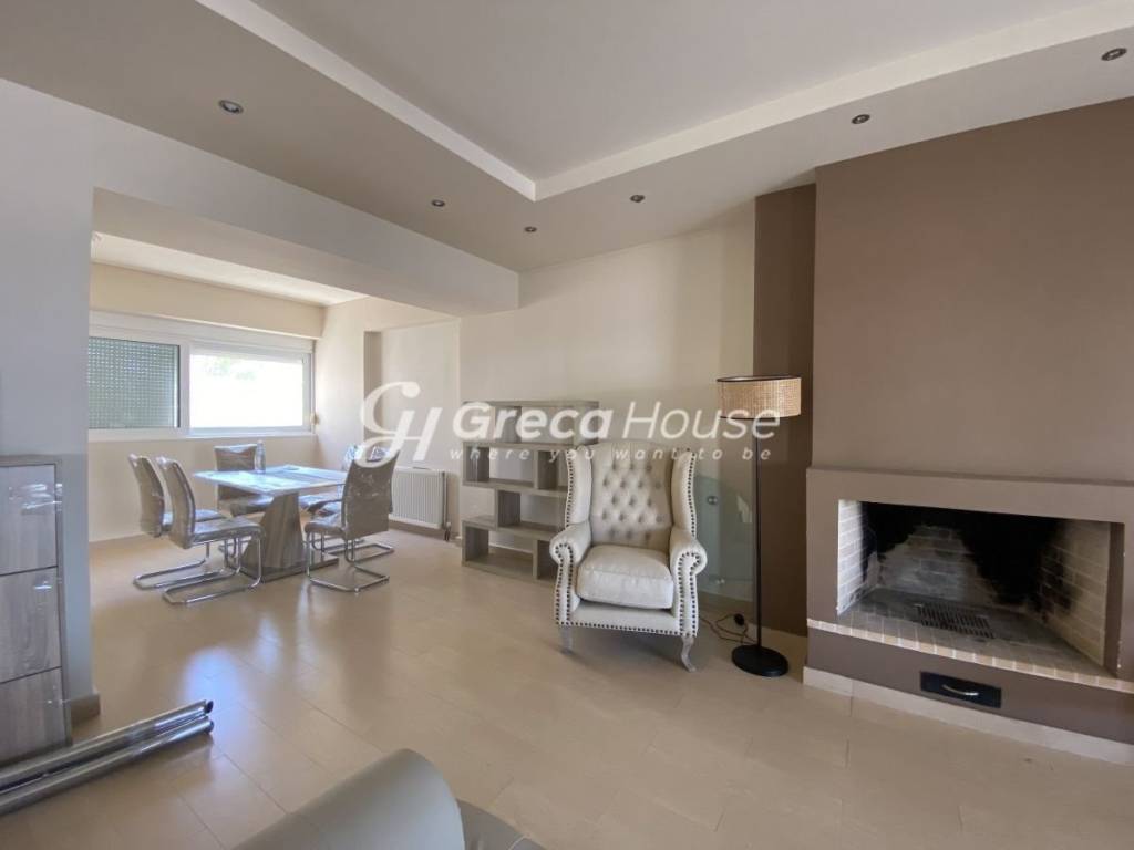 Διαμέρισμα με θέα θάλασσα στη Γλυφάδα